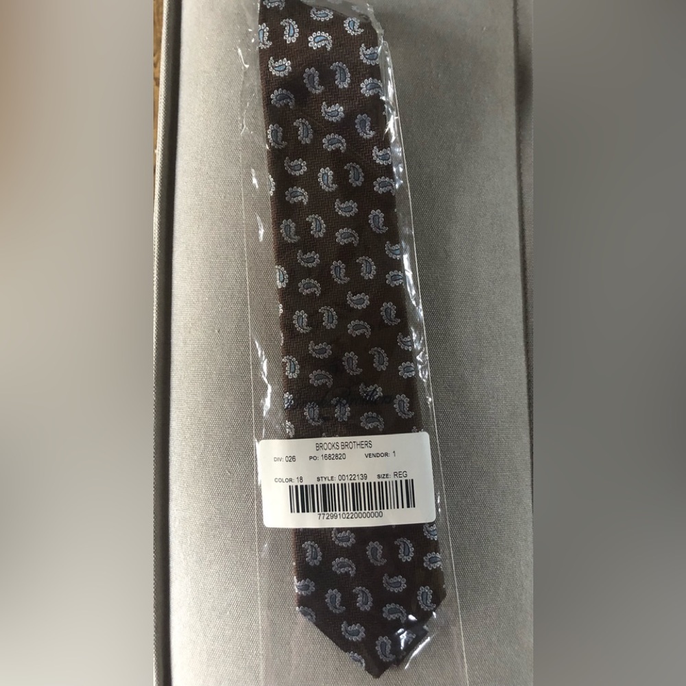 NEW Brooks Brothers Brown Patterned Tie